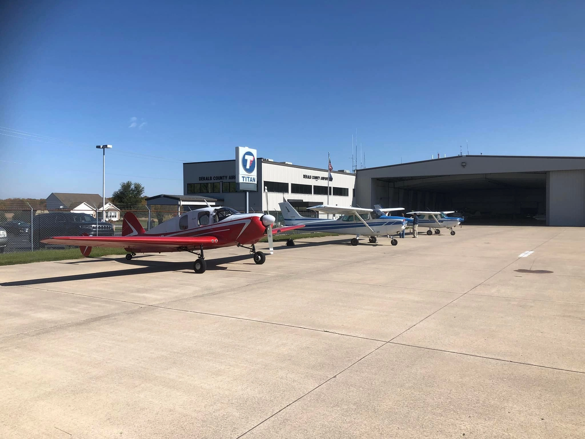 Planes in front of hangar at Pitcairn Flight Academy in Pottstown, PA pilot training
