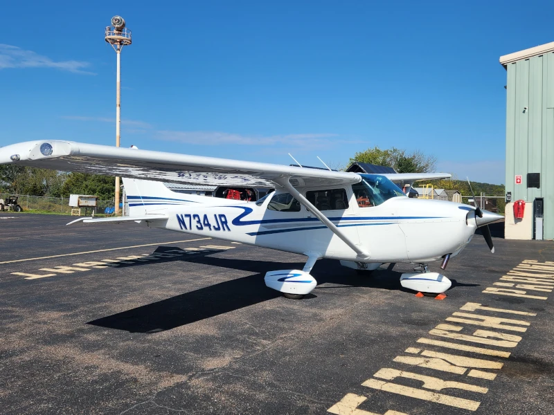 Pitcairn Flight Academy Cessna 172